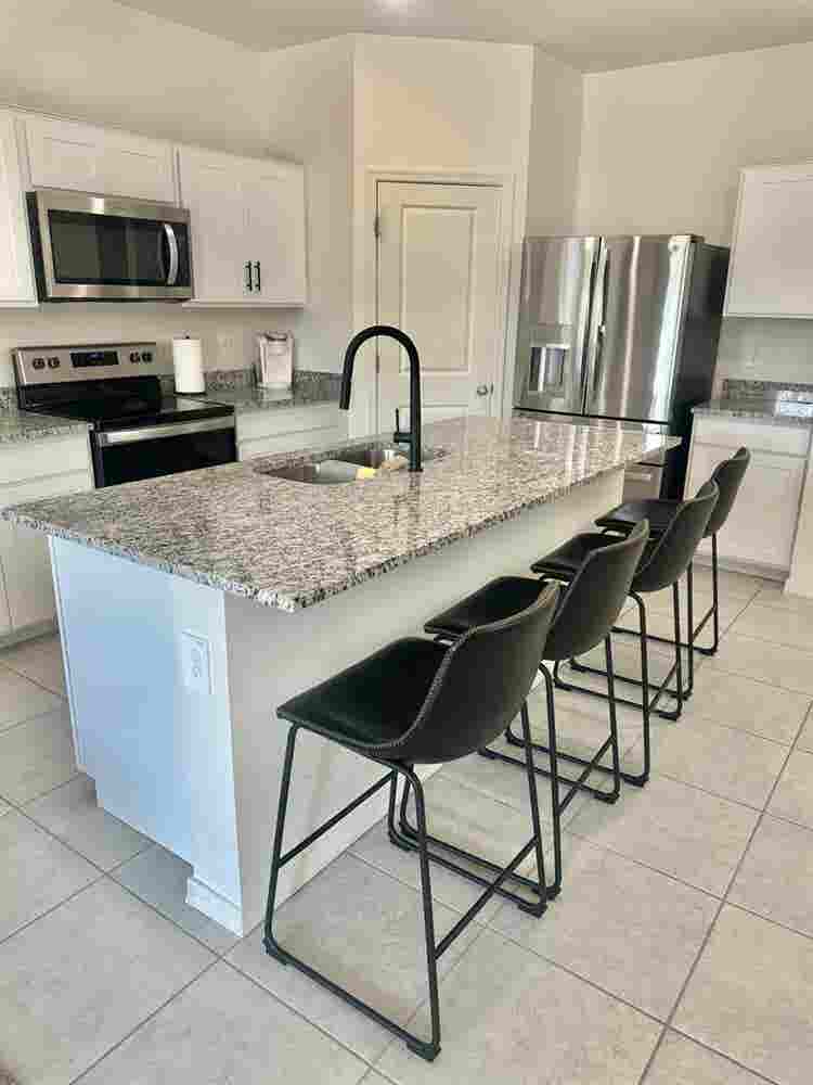 New built house, rooms for rent