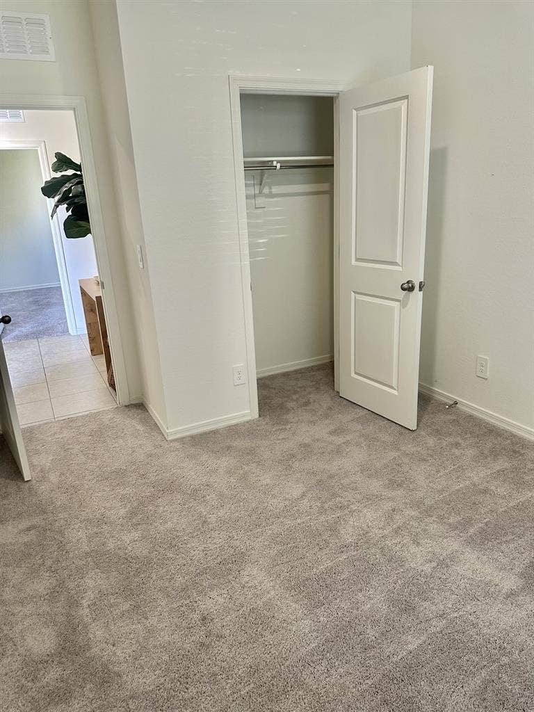 New built house, rooms for rent