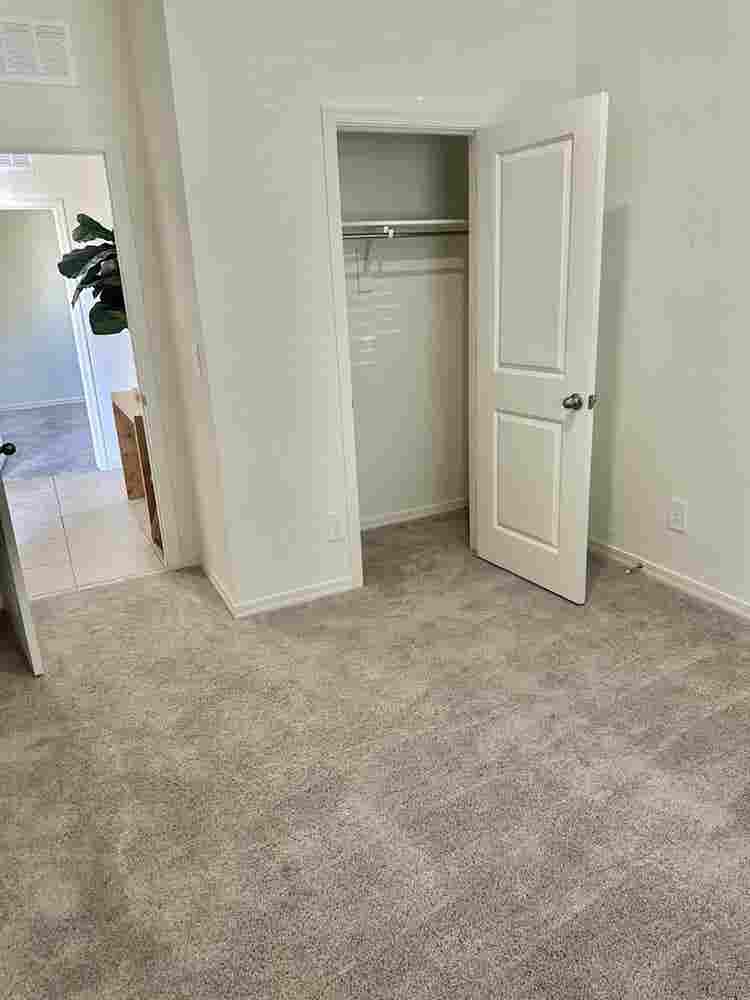 New built house, rooms for rent