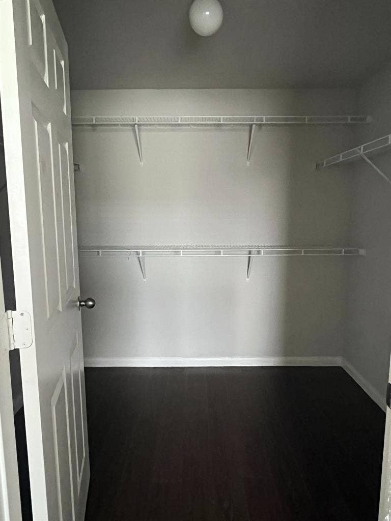 Private room &amp; bathroom-apartment