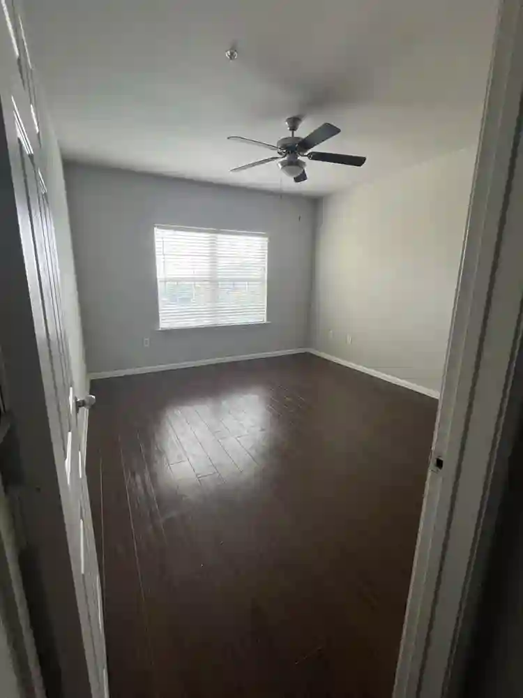 Private room & bathroom-apartment