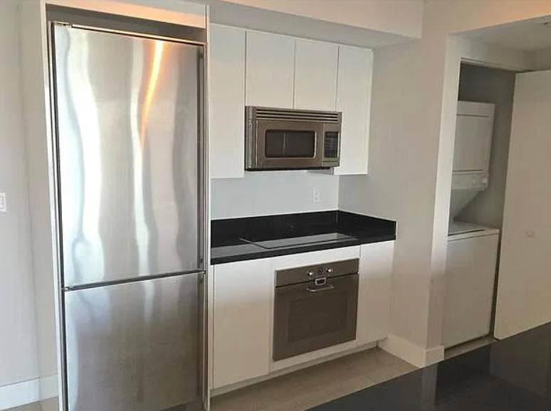 Room in Luxury building Brickell