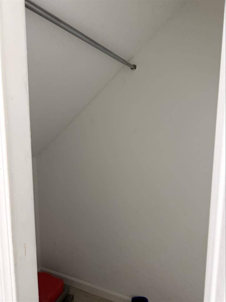 2 downstairs rooms for 1 person