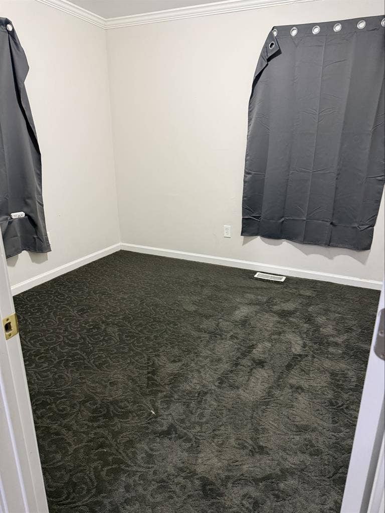 2 downstairs rooms for 1 person