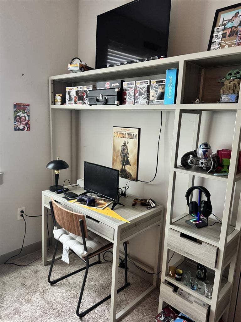 Male roommate for The Finmore