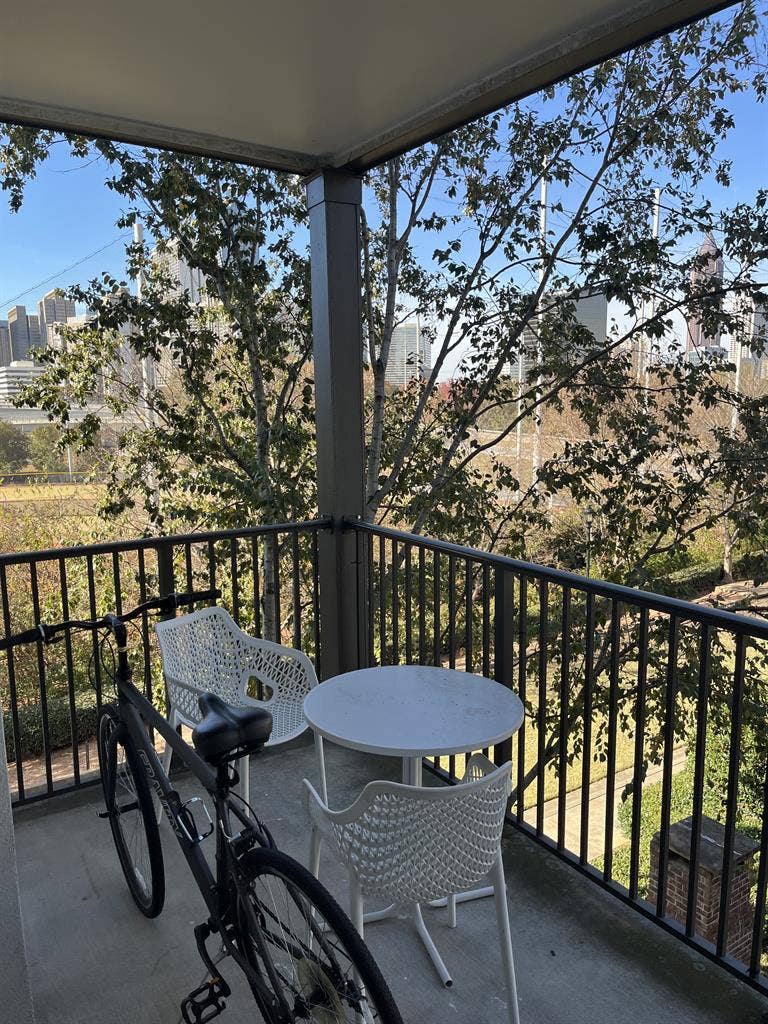 Fully Furnished 1 Bd Apt SUBLET