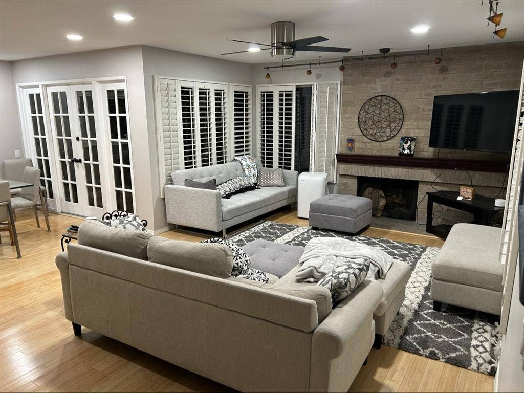 Female Roommate Wanted!