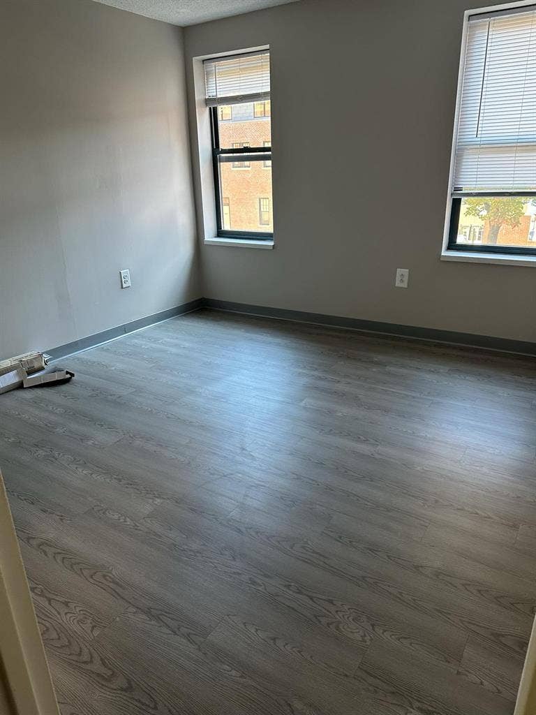 ISO ROOMMATE SOUTH END