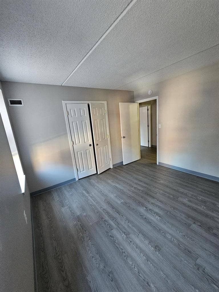 ISO ROOMMATE SOUTH END