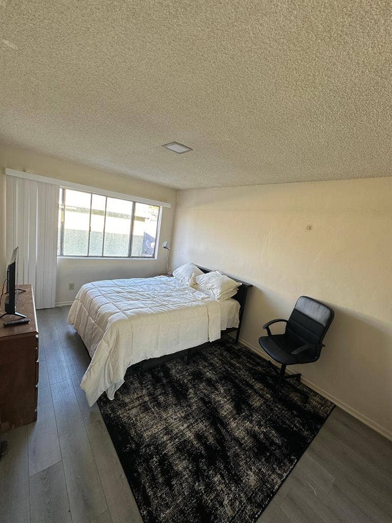 Private Room and Bathroom