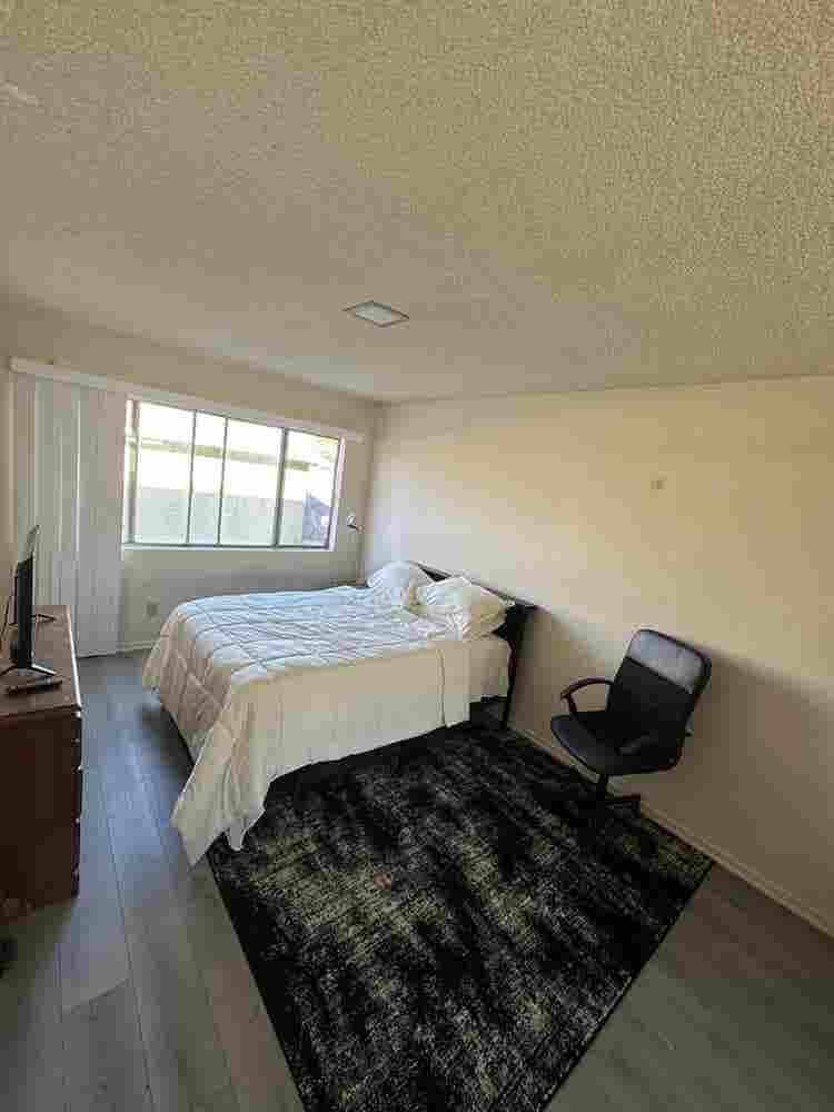 Private Room and Bathroom