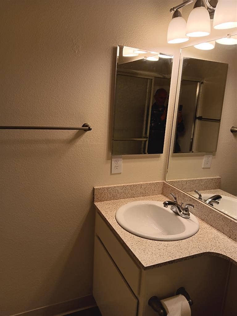 Room for rent, + apartment