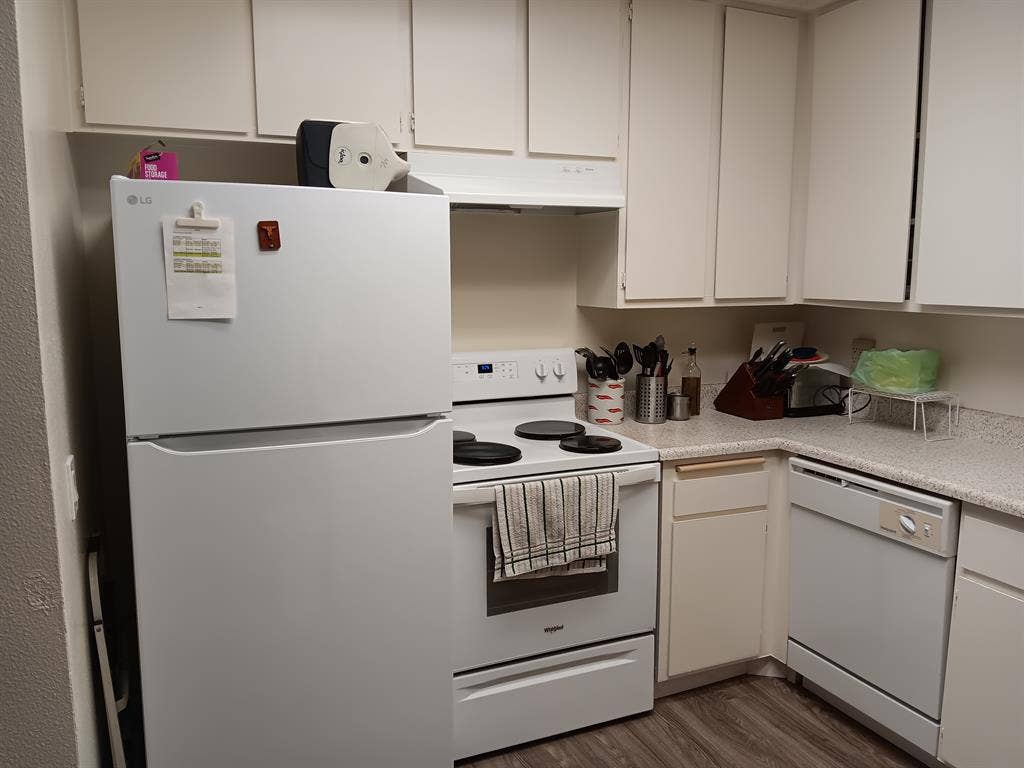 Room for rent, + apartment