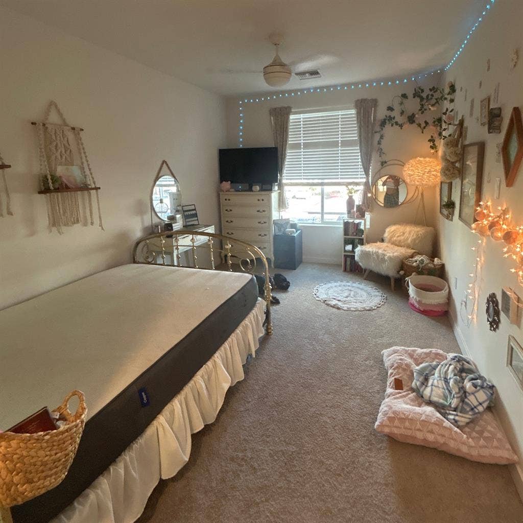 Room for rent in Mesa, AZ!