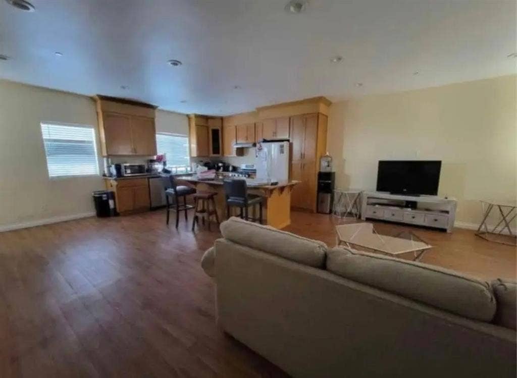 B,Placentia, Female Only, $/m