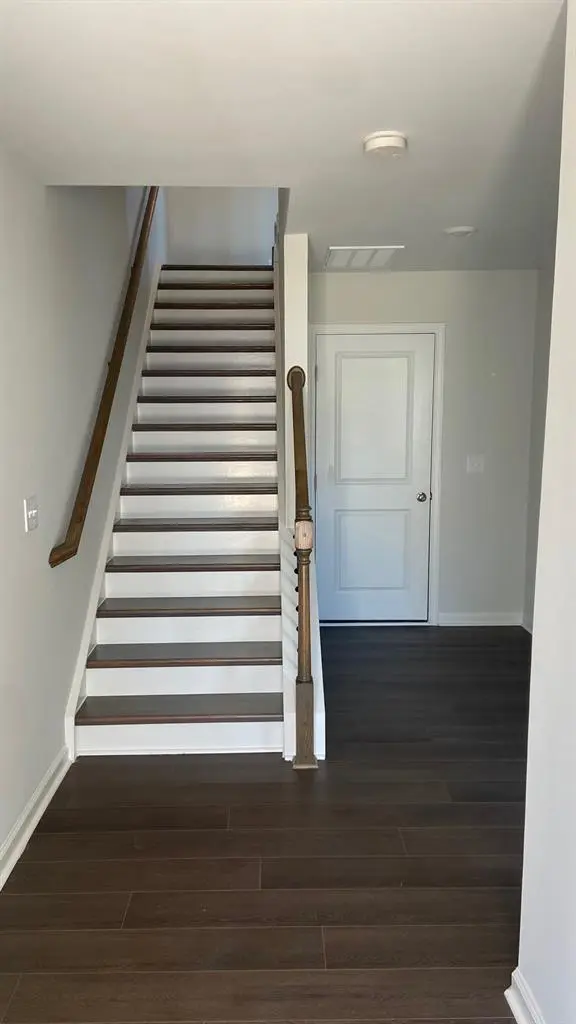 Modern Style Townhome Near RTP/ RDU