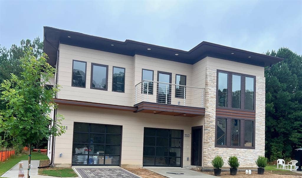 Modern Rooms All Utilities Included