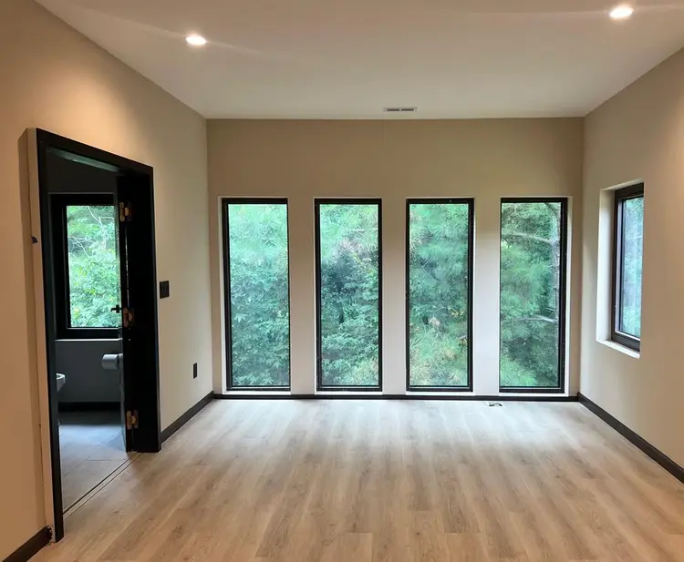 Modern Rooms All Utilities Included