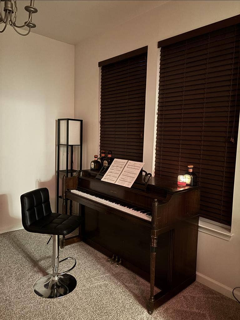 Room for rent in beautiful home