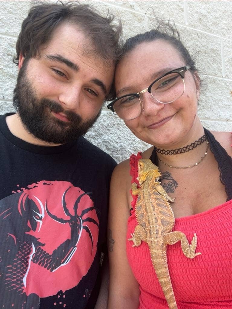 Couple looking for roommate fast