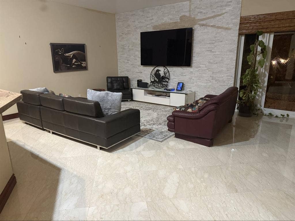 Room Available in Ft Lauderdale