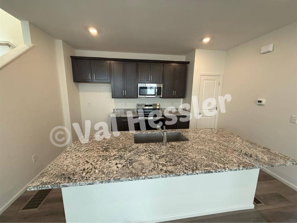 Seeking Roommate in Brighton