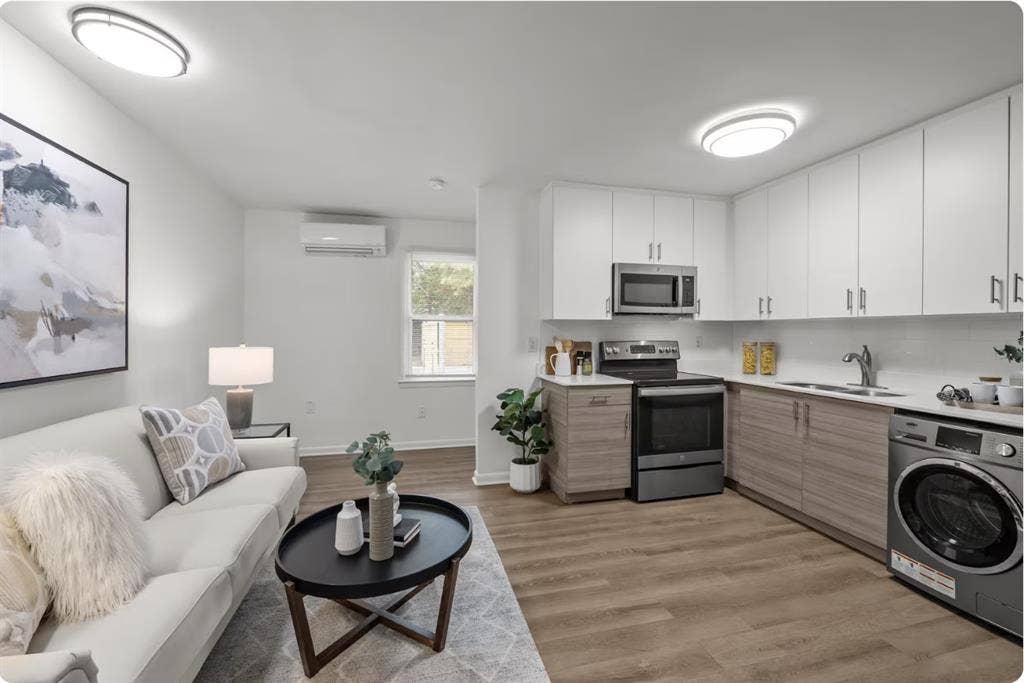 Subleasing 1 bedroom unit