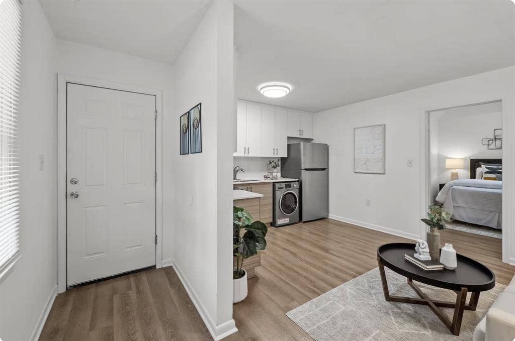 Subleasing 1 bedroom unit