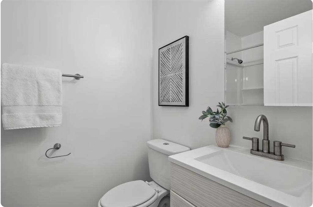 Subleasing 1 bedroom unit