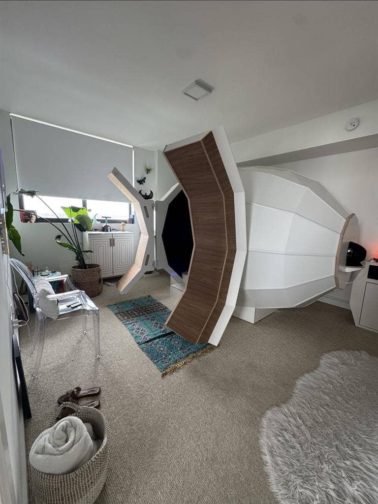 Espectacular Room King Side Bed