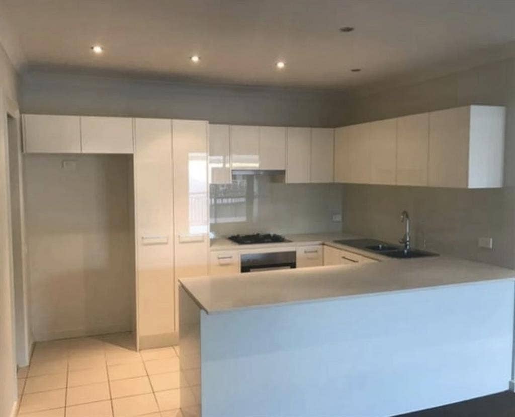 Private room (unfurnished)