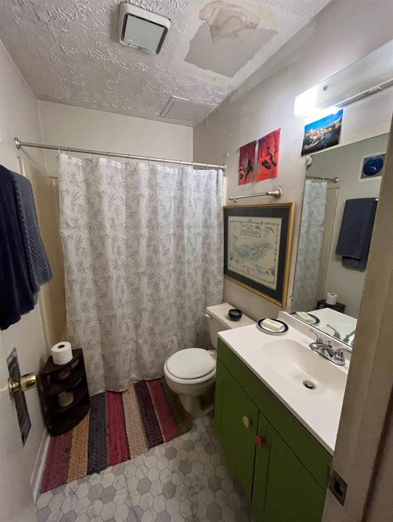 Private room for Rent :)