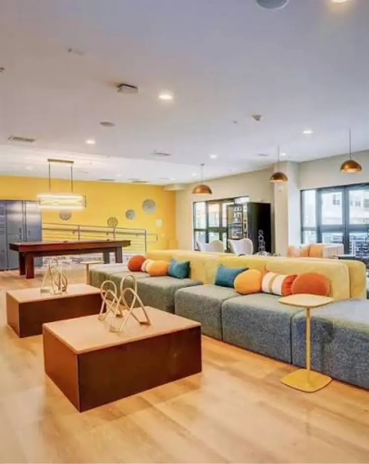 URGENT LEASE TAKEOVER! GIRLS ONLY.