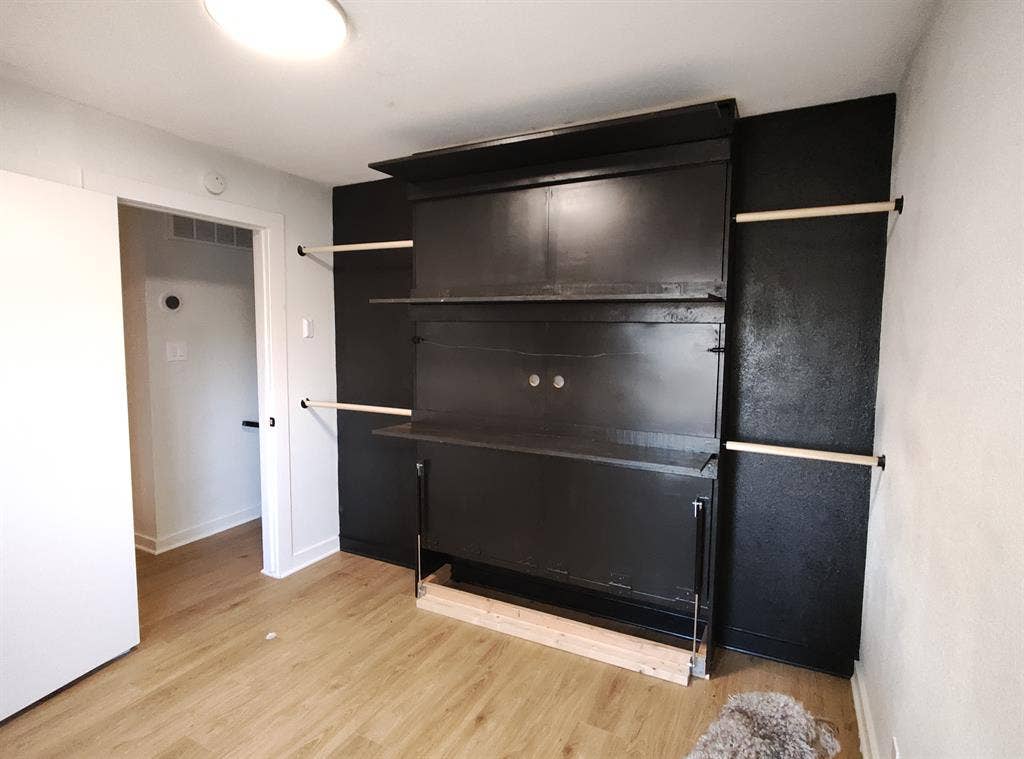 Convenient Room in Oak Lawn Condo