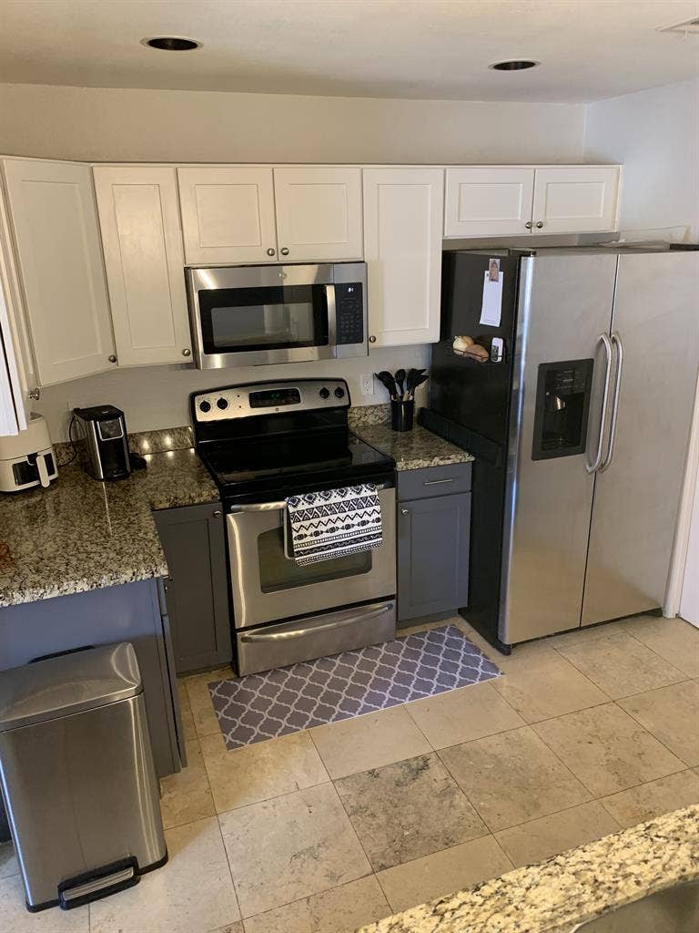 Convenient Room in Oak Lawn Condo