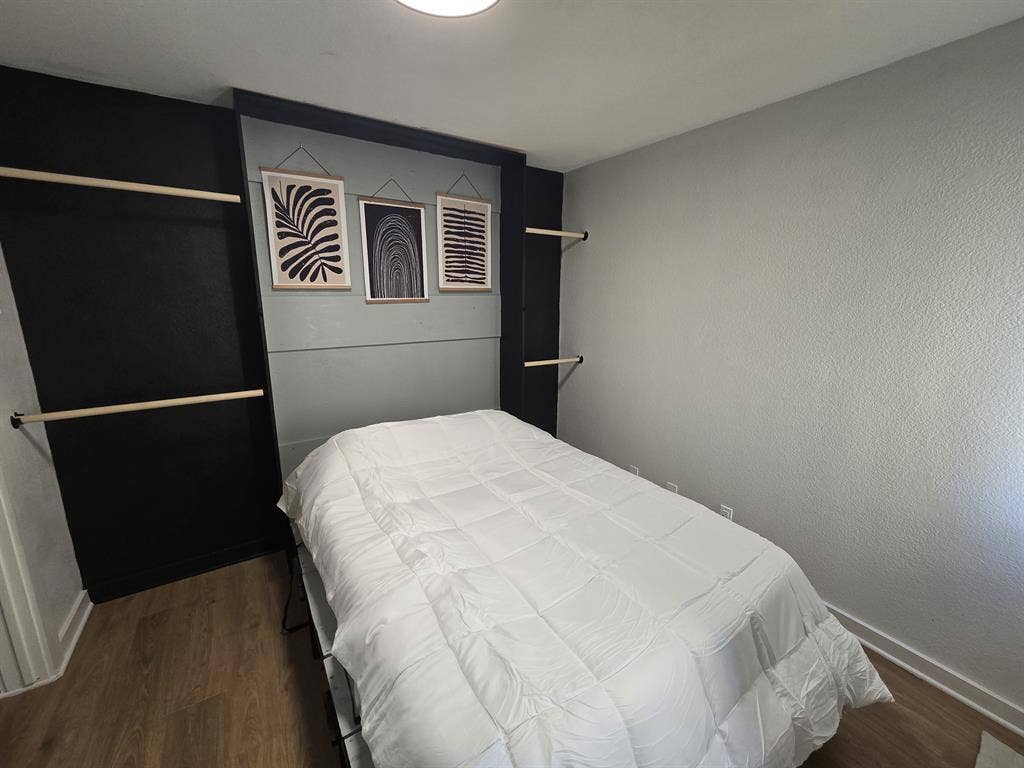 Convenient Room in Oak Lawn Condo