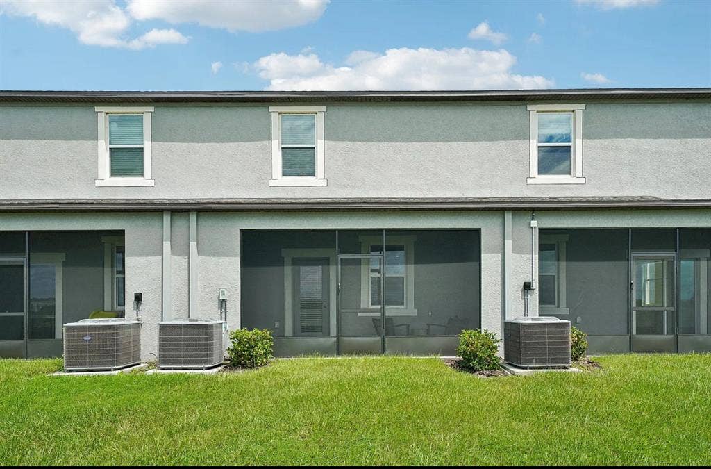 Room-for-Rent Town Home