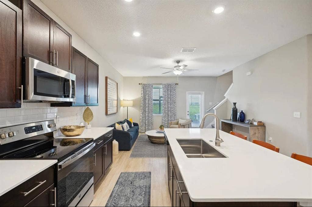 Room-for-Rent Town Home