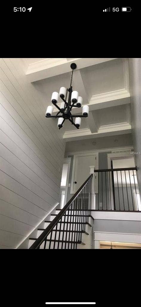 Master Bedroom w Private bathroom