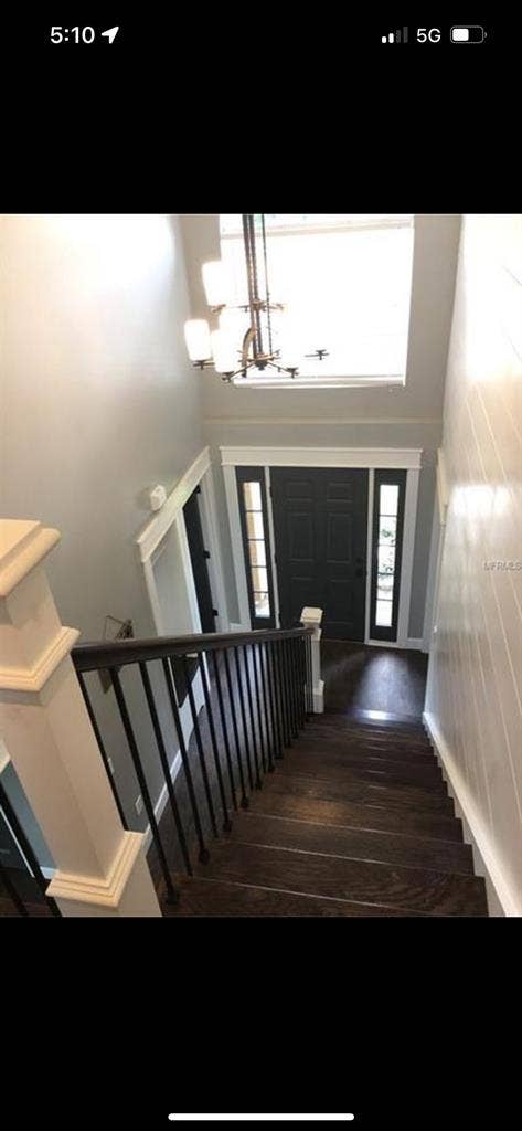 Master Bedroom w Private bathroom