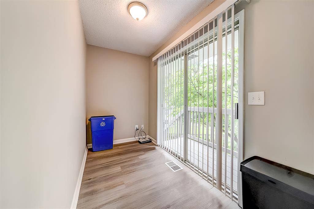 8 BR in Stone Mountain