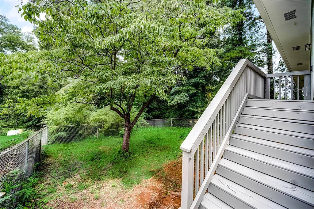 8 BR in Stone Mountain