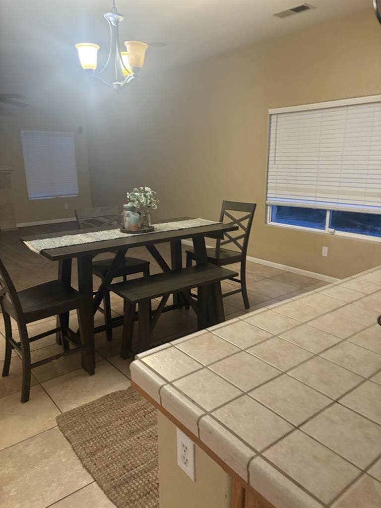 Large home in rosedale area w/pool