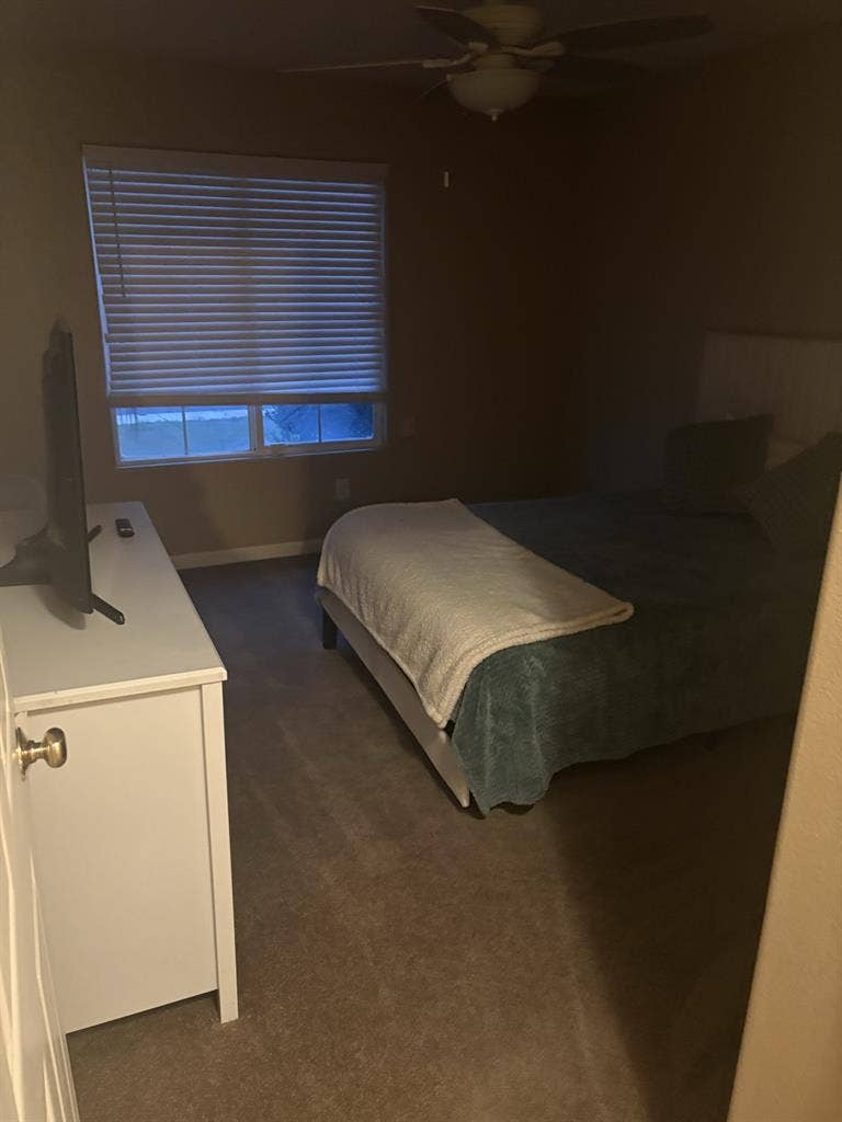 Large home in rosedale area w/pool