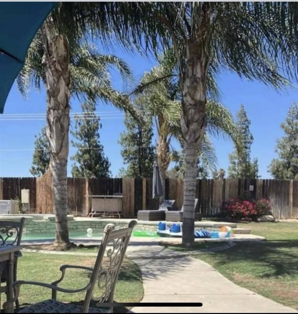 Large home in rosedale area w/pool