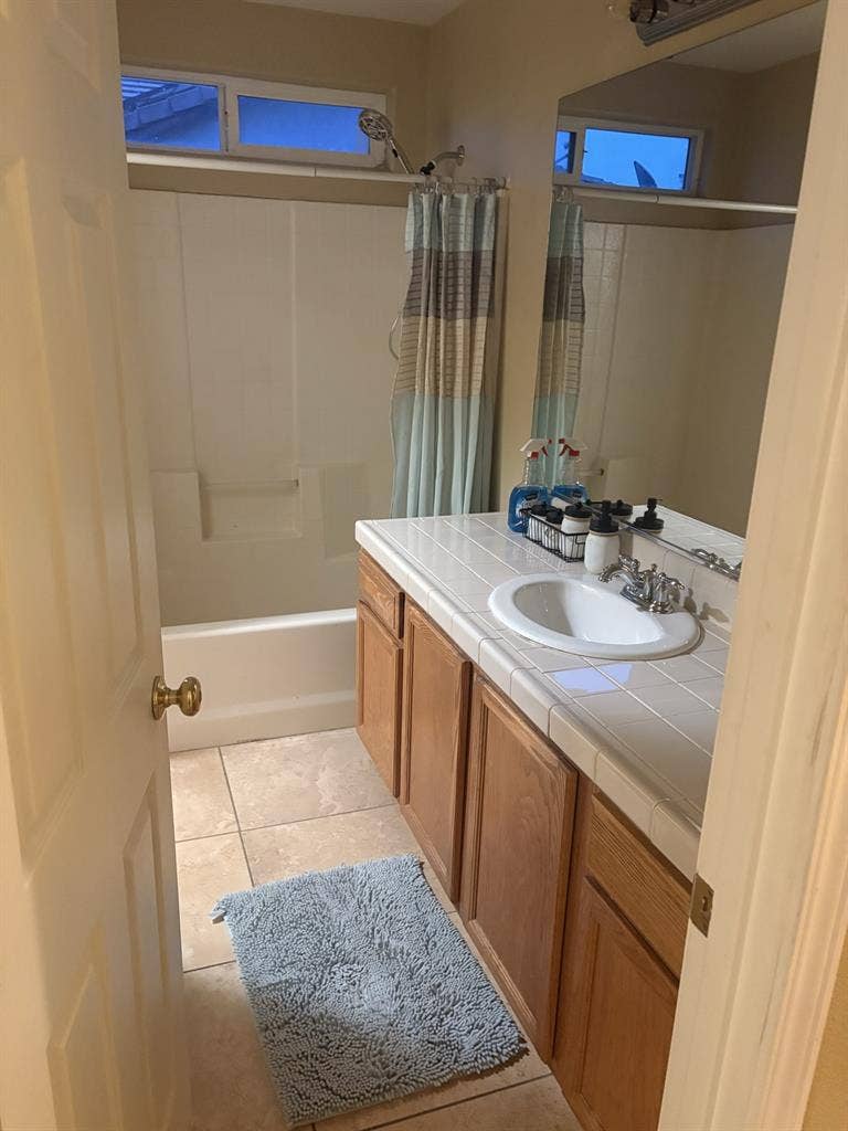 Large home in rosedale area w/pool