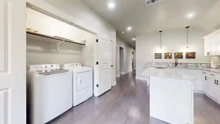 4 BR in Dallas