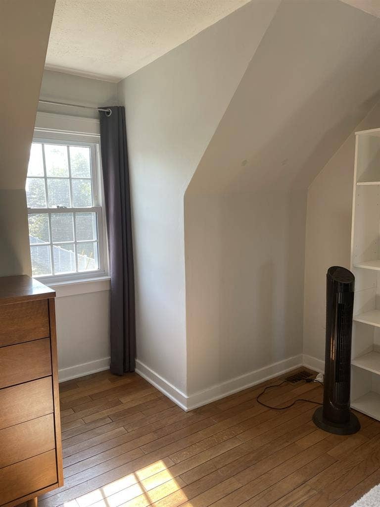 Need 1 male roommate for