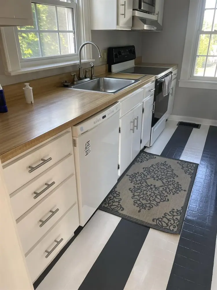 Need 1 male roommate for