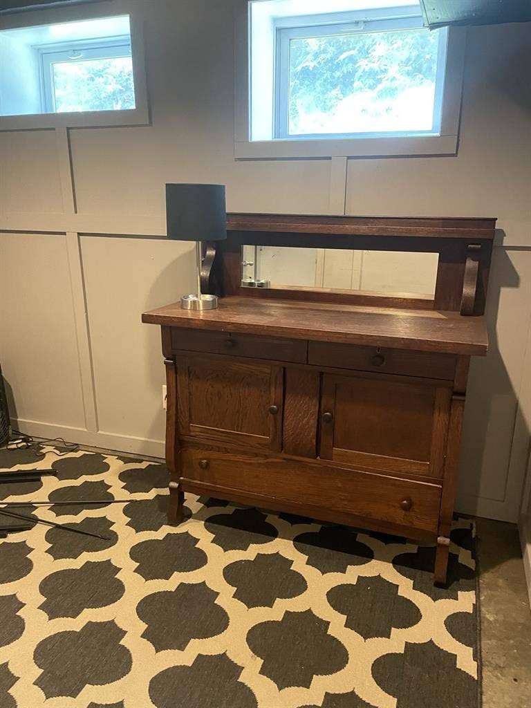 Need 1 male roommate for